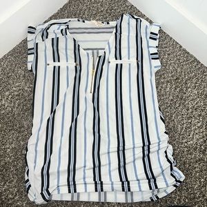 A business casual maternity blouse.